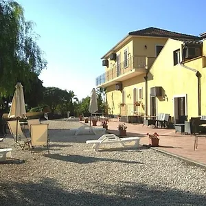  Alloggio per agriturismo Oasi Del Fiumefreddo Italia
